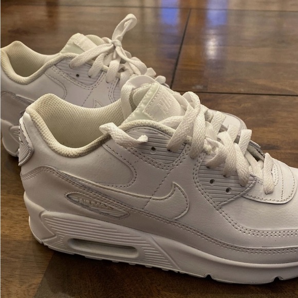 Nike Classic White Air Max Sneakers - Picture 3 of 3